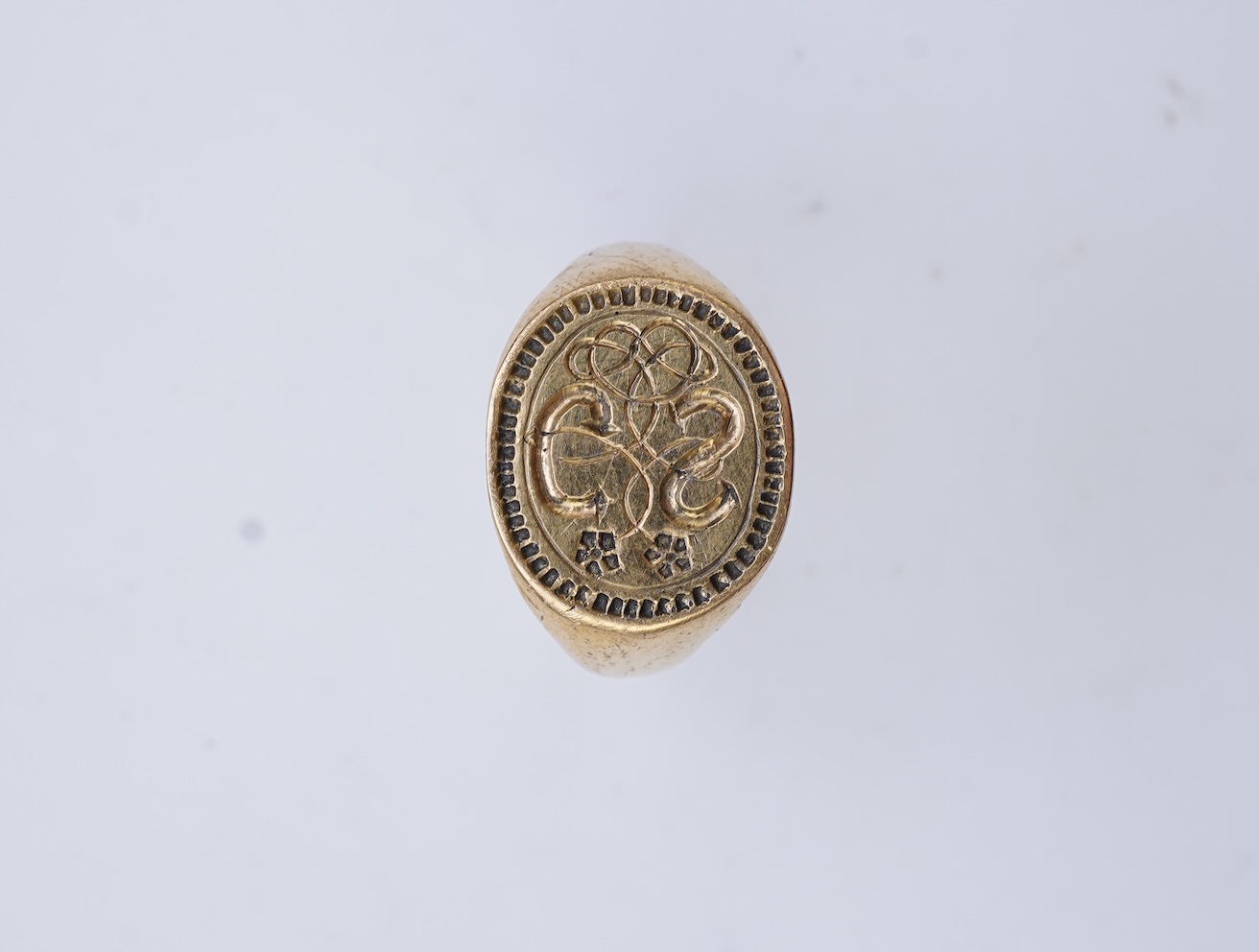 A rare Elizabethan gold signet ring, England, late 16th century
